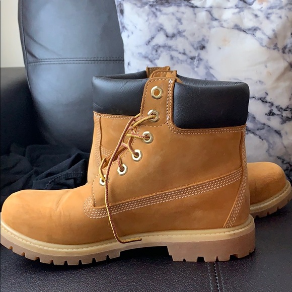 Timberland Boots - Picture 3 of 5